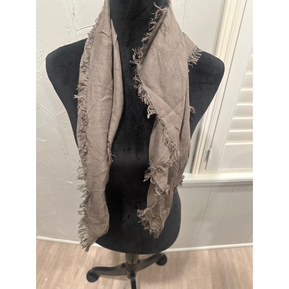 Idioms Scarf 100% Rayon Tan Fringed Lightweight Fashion Accessory casual winter - Picture 5 of 5